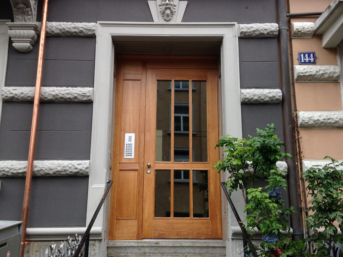Fassadensanierung in Zürich Wirkungen, Strassenfassade