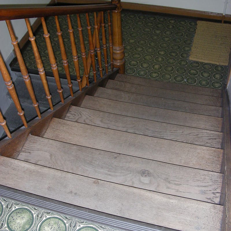 Sanierung Mehrfamilienhaus in Zürich Wipkingen, Treppenhaus vorher